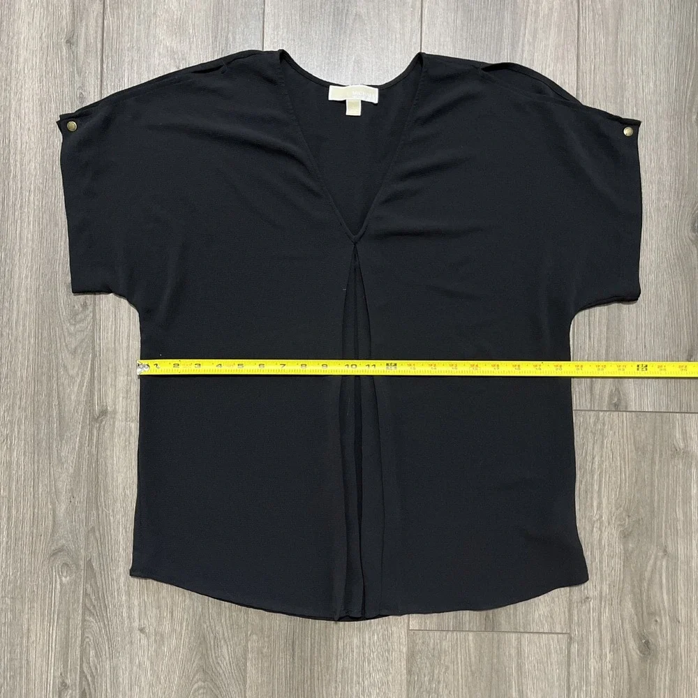 Michael Kors Short Sleeve Blouse Womens L V-Neck Pleated Front Black